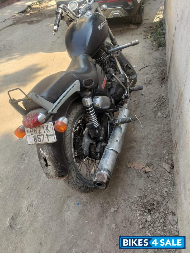 Matt Black Royal Enfield Thunderbird