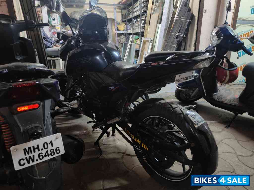 Black TVS Apache RTR 200 4V