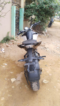 Creamic White KTM Duke 200 2022