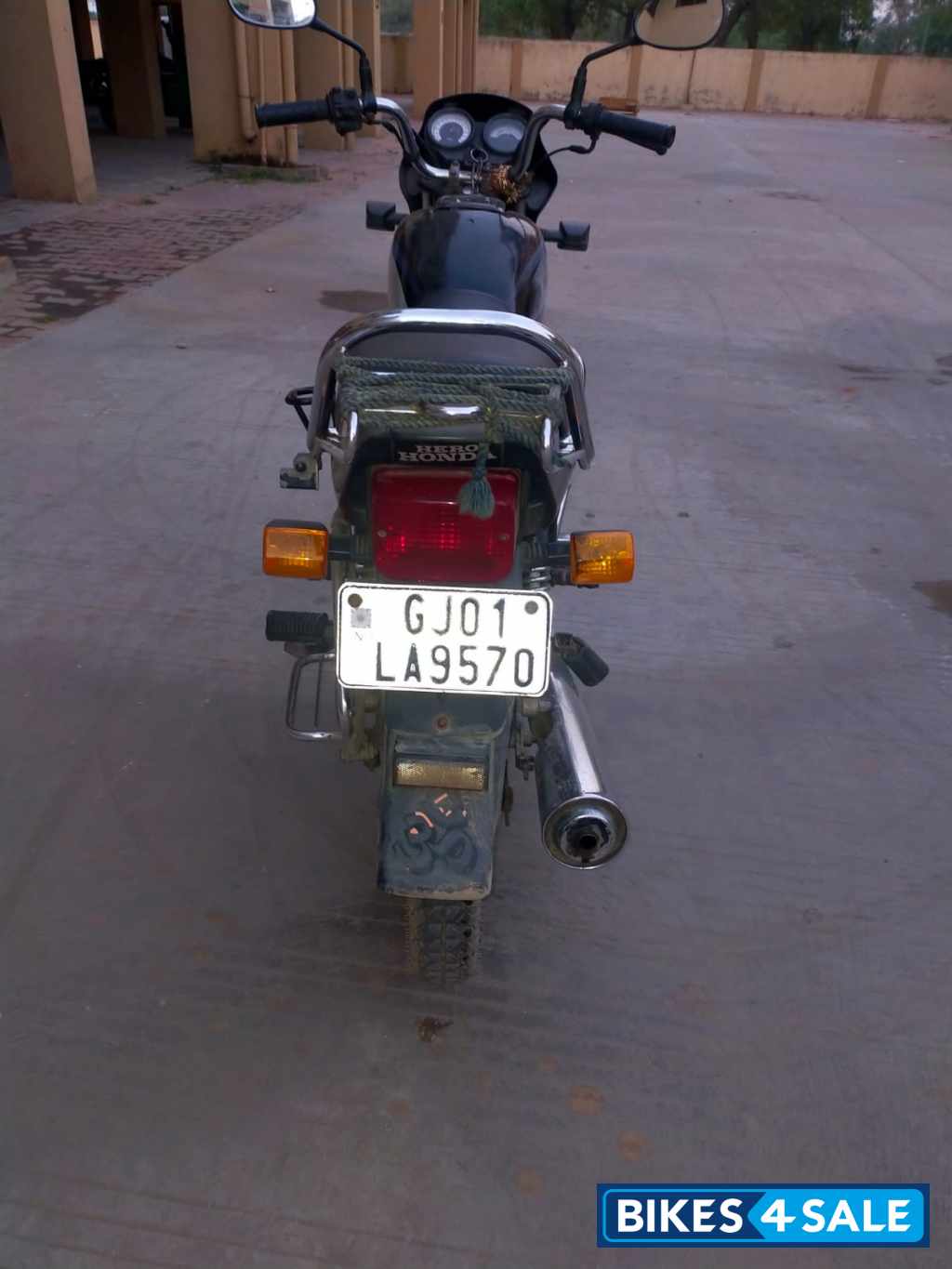 Black-blue Hero Splendor Plus 100 Million Edition