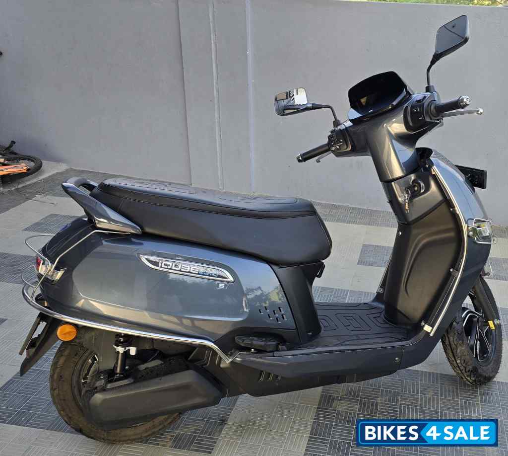 Grey TVS iQube S Grey TVS iQube S