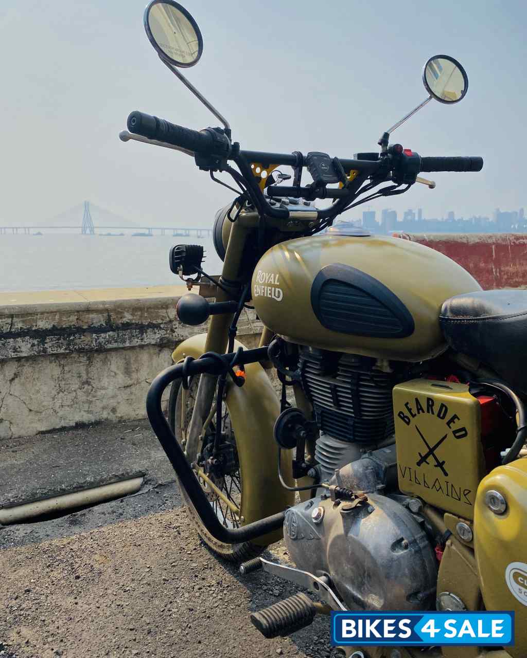 Desert Storm Royal Enfield Classic Desert Storm