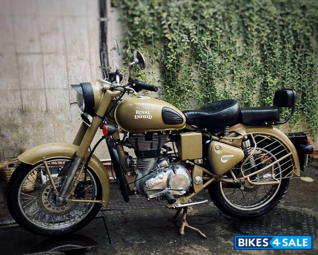 Desert Storm Royal Enfield Classic Desert Storm