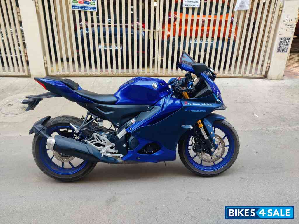Racing Blue Yamaha R15M Racing Blue Yamaha R15M