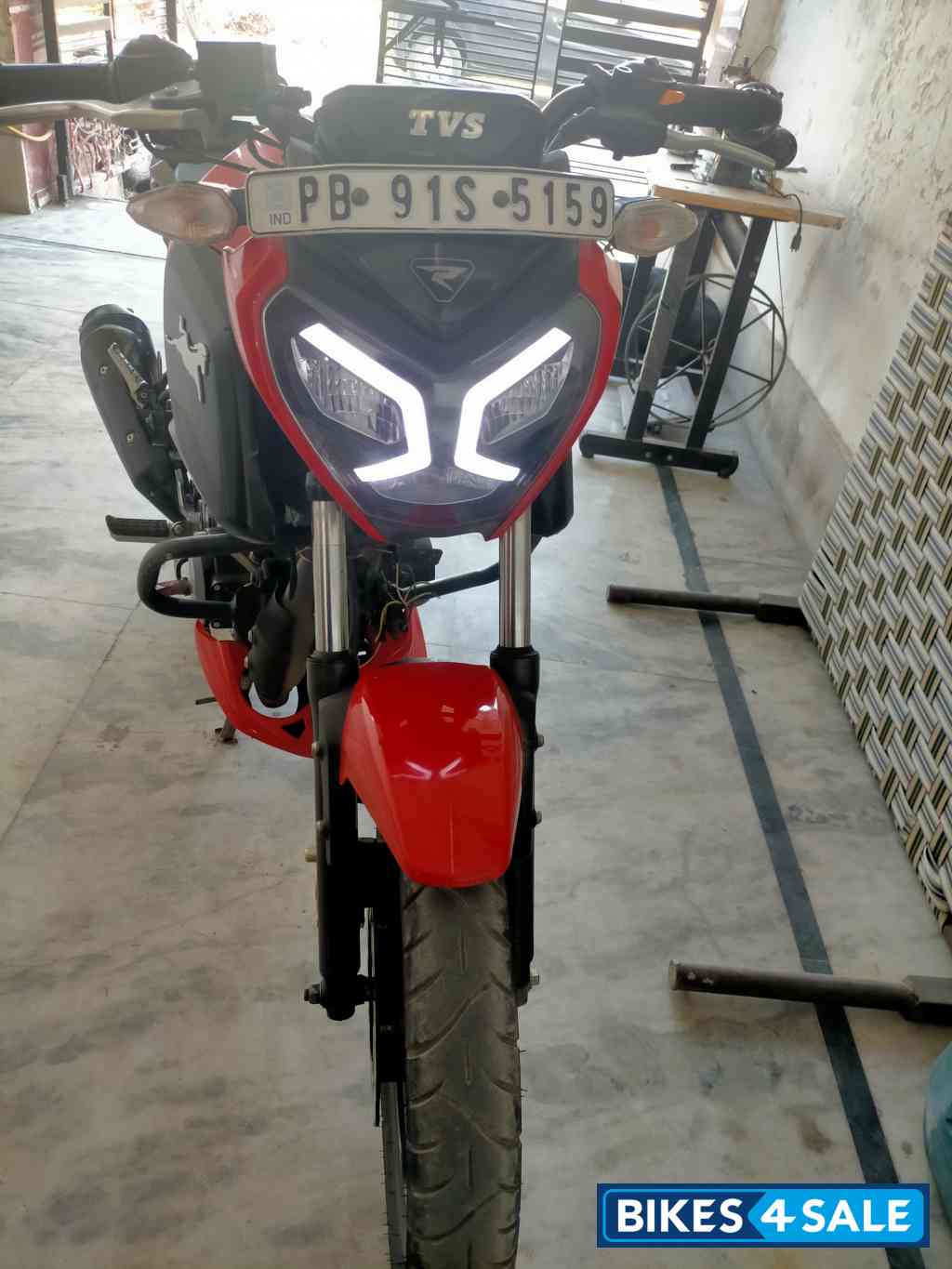 TVS Raider Split Seat