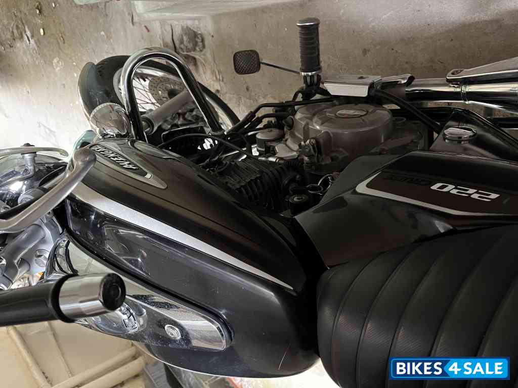 Bajaj Avenger Cruise 220