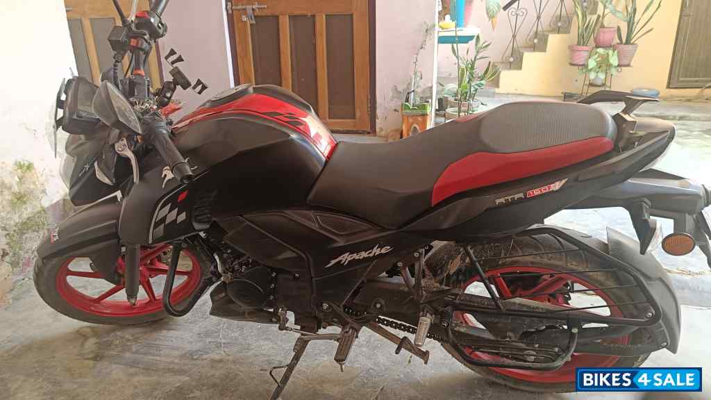TVS Apache RTR 160 4V Special Edition
