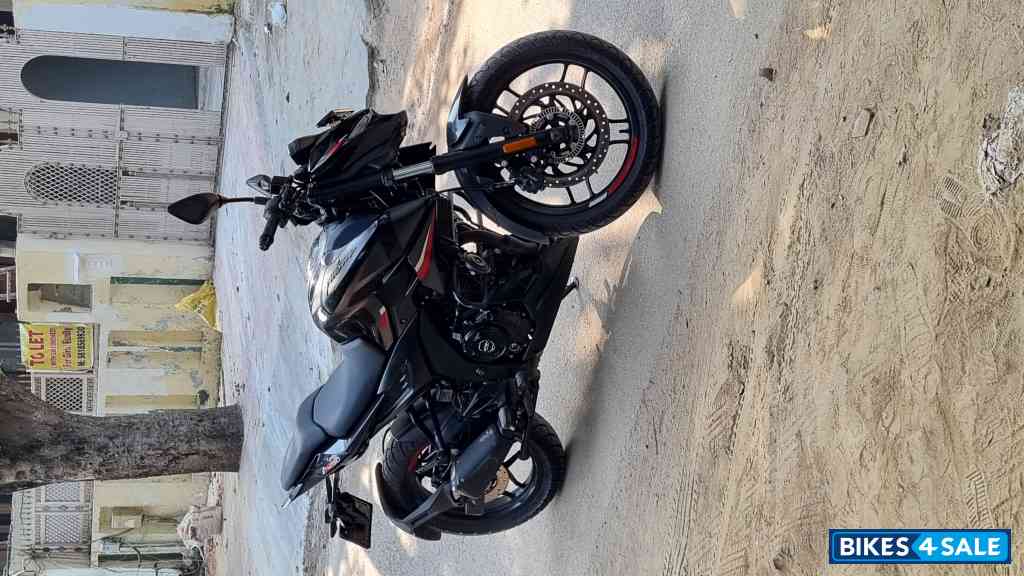 Brooklyn Black Bajaj Pulsar N250 Dual Channel ABS
