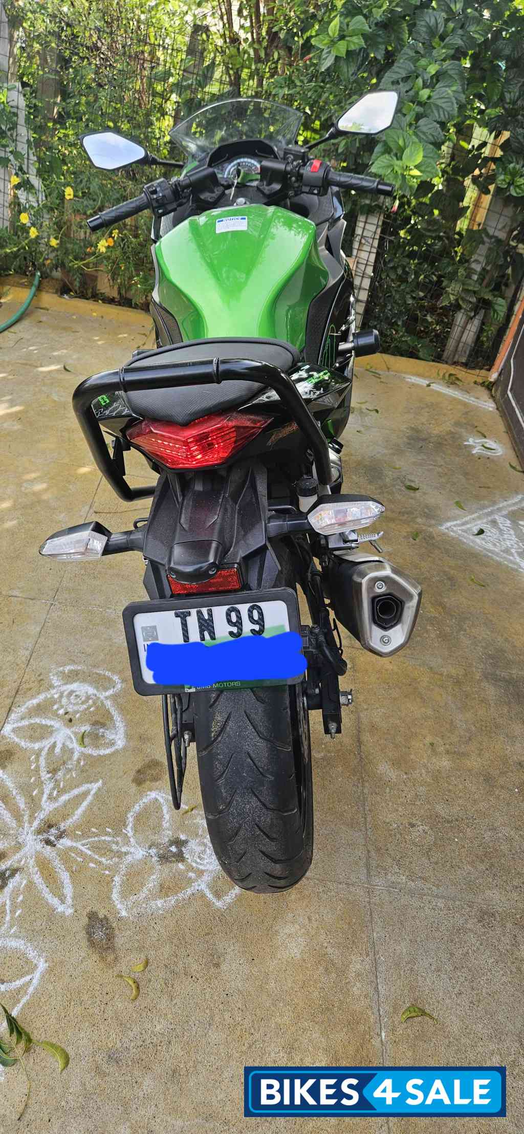 Kawasaki Ninja 300 BS6