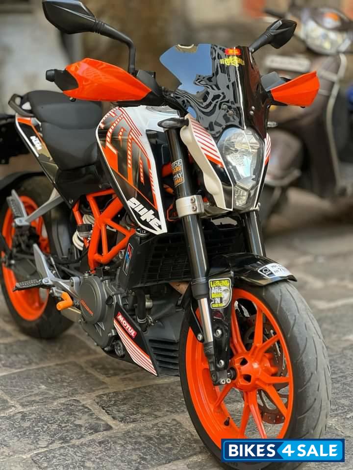 Orange KTM Duke 390