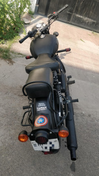 Royal Enfield Classic Stealth Black