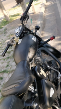 Royal Enfield Classic Stealth Black