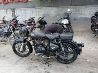 Royal Enfield Classic Stealth Black