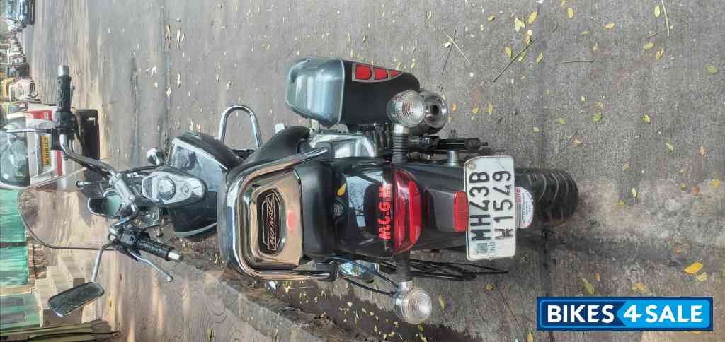 Bajaj Avenger Cruise 220 BS6