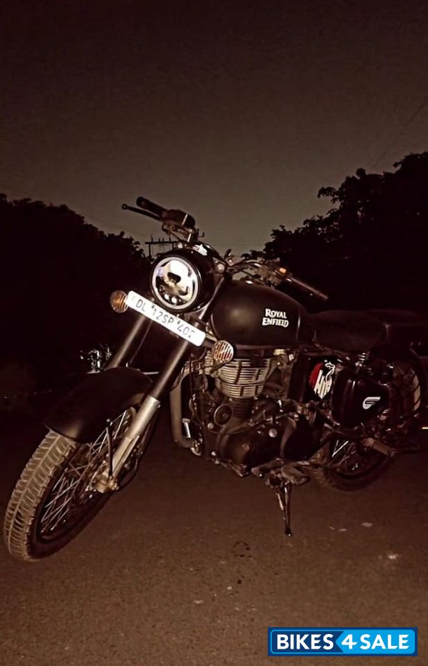 Royal Enfield Classic Stealth Black