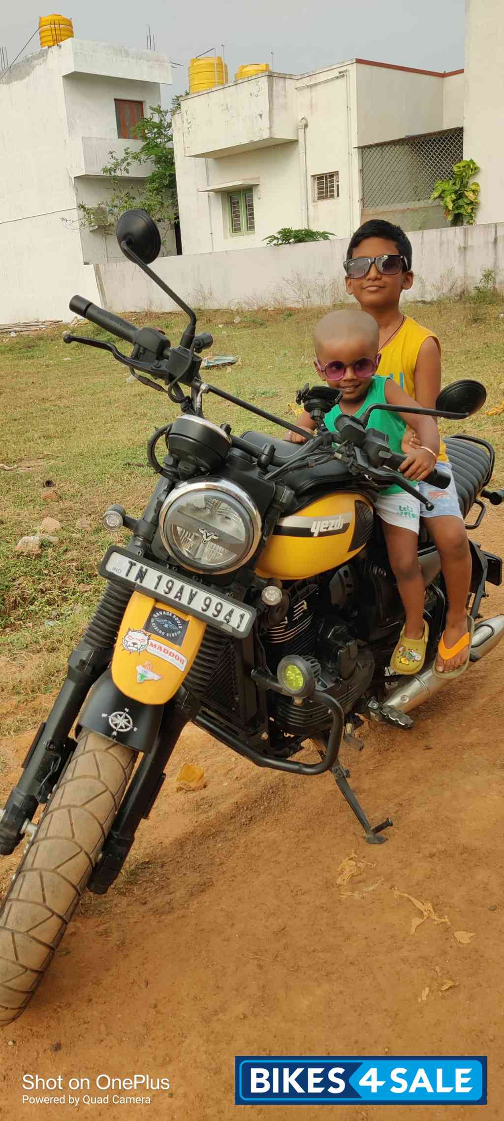 Yezdi Scrambler Single Tone