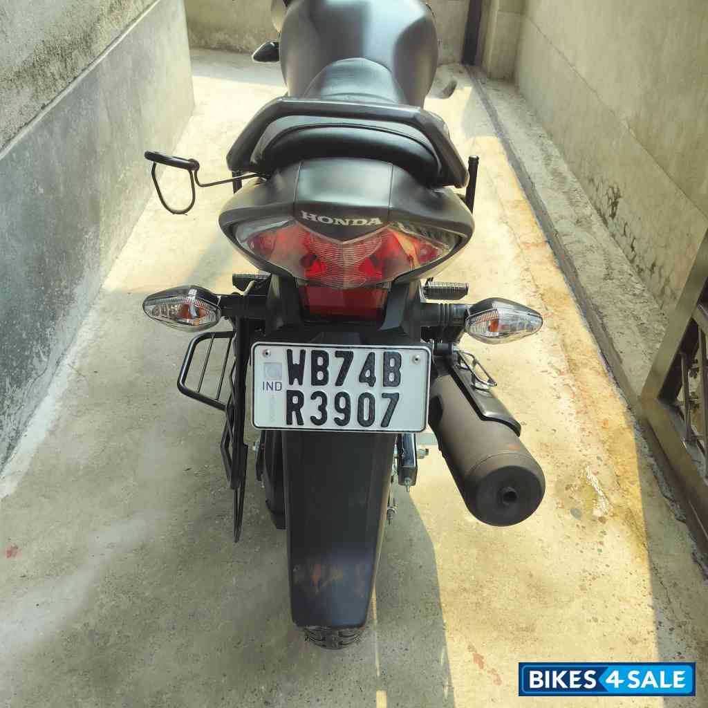 Grey Honda Unicorn 160 BS6