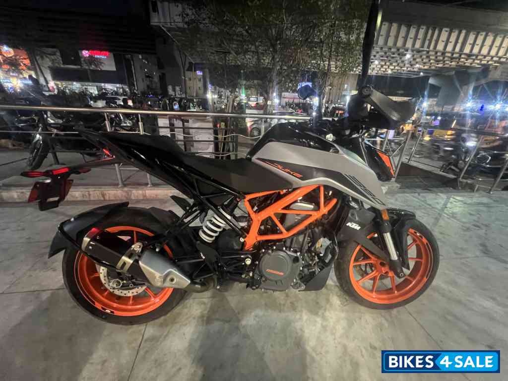 KTM Duke 390 BS6