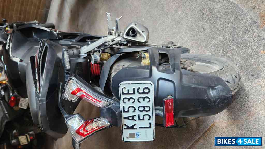 Bajaj Pulsar RS 200 ABS Bajaj Pulsar RS 200 ABS