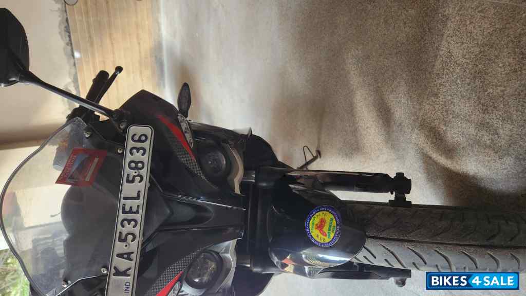 Bajaj Pulsar RS 200 ABS Bajaj Pulsar RS 200 ABS
