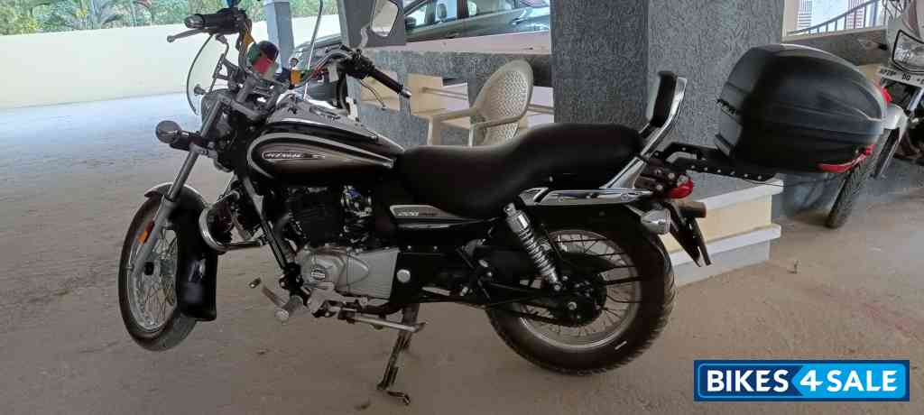 Aubon Black Bajaj Avenger Cruise 220 BS6