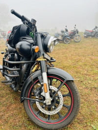 Black Royal Enfield Classic Stealth Black
