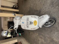 Pearl White Vespa VXL 125