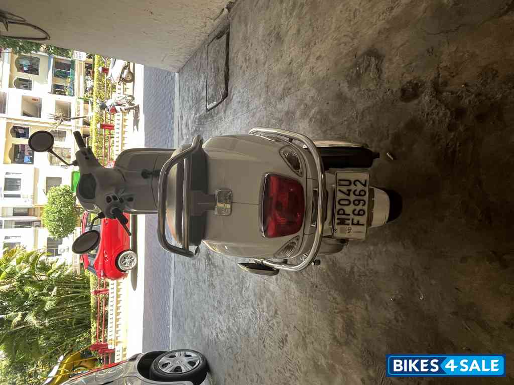 Pearl White Vespa VXL 125