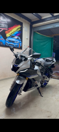Yamaha R15M
