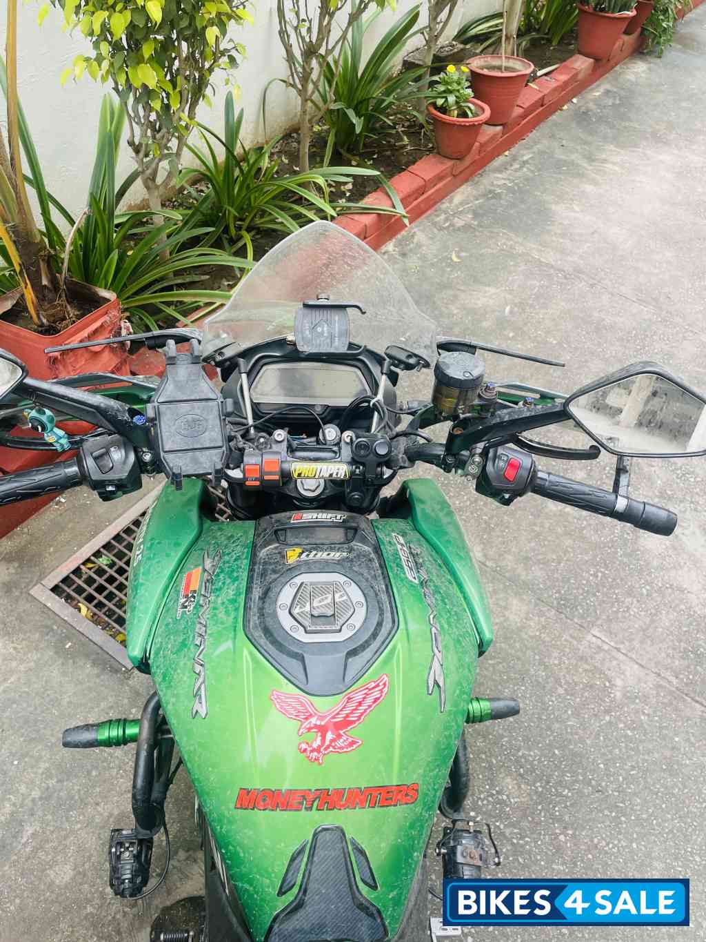 Bajaj Dominar 400