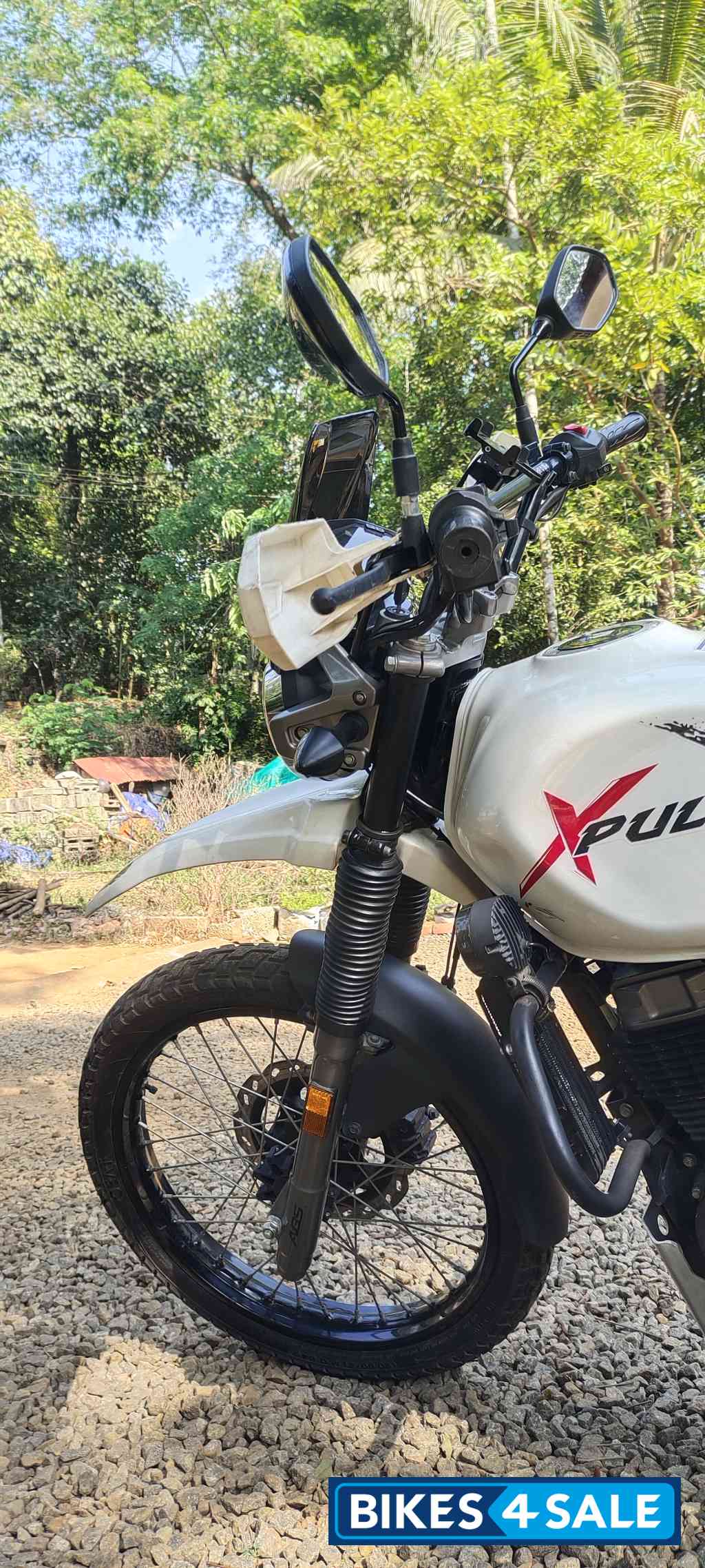 White Hero XPulse 200 BS6