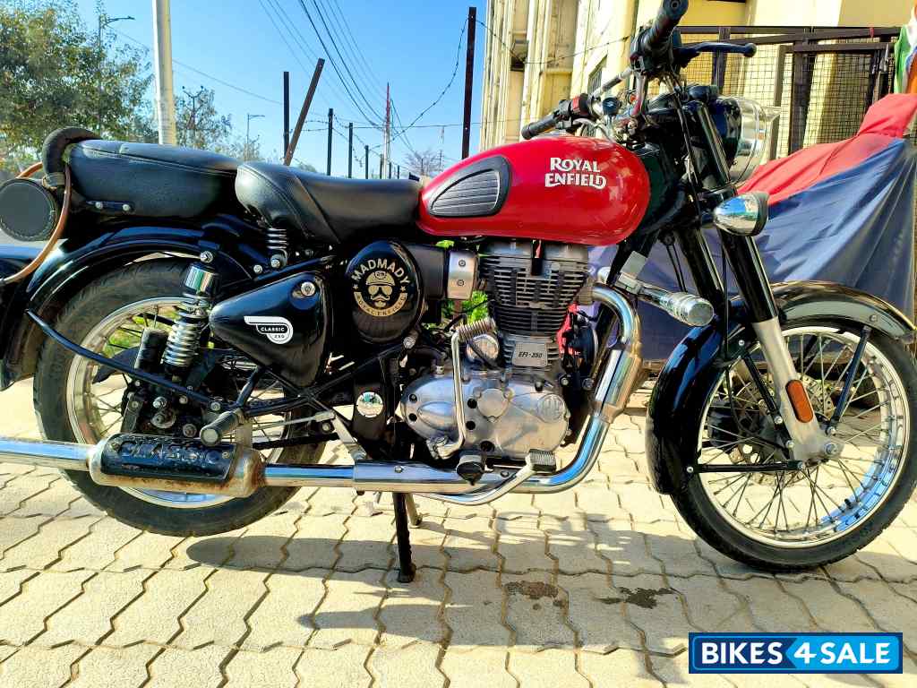 Redditch Red Royal Enfield Classic 350 Redditch Red
