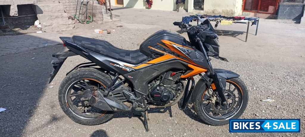 Black Orange Honda CB Hornet 160R ABS