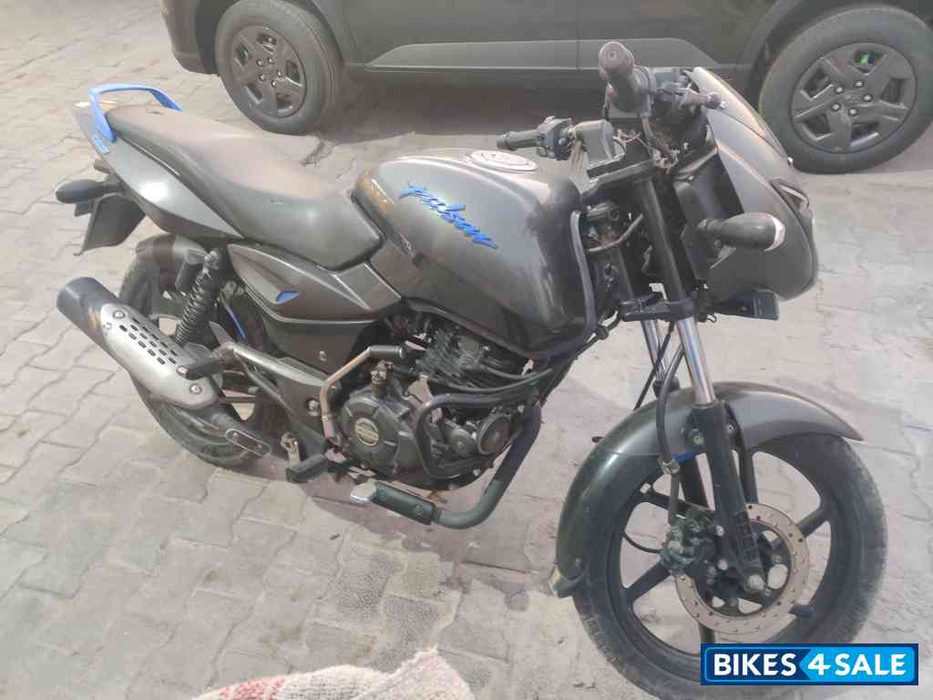 Bajaj Pulsar 125 Neon