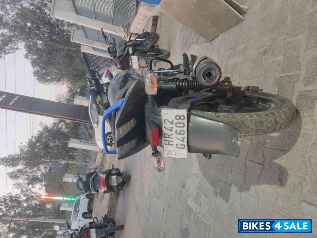 Bajaj Pulsar 125 Neon