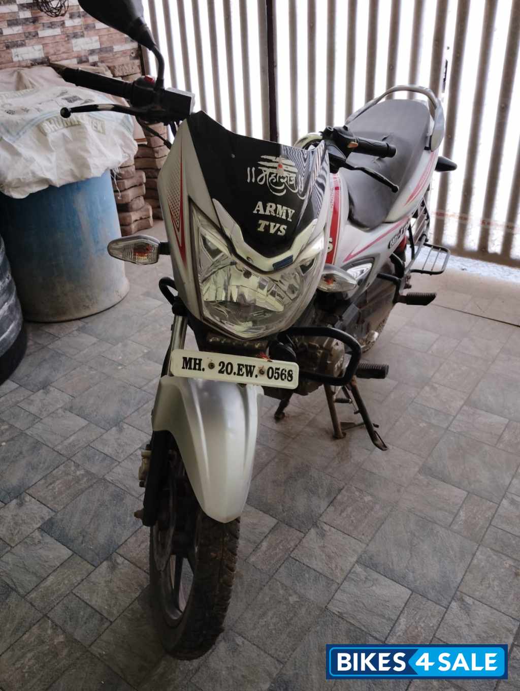 TVS Victor Premium Edition