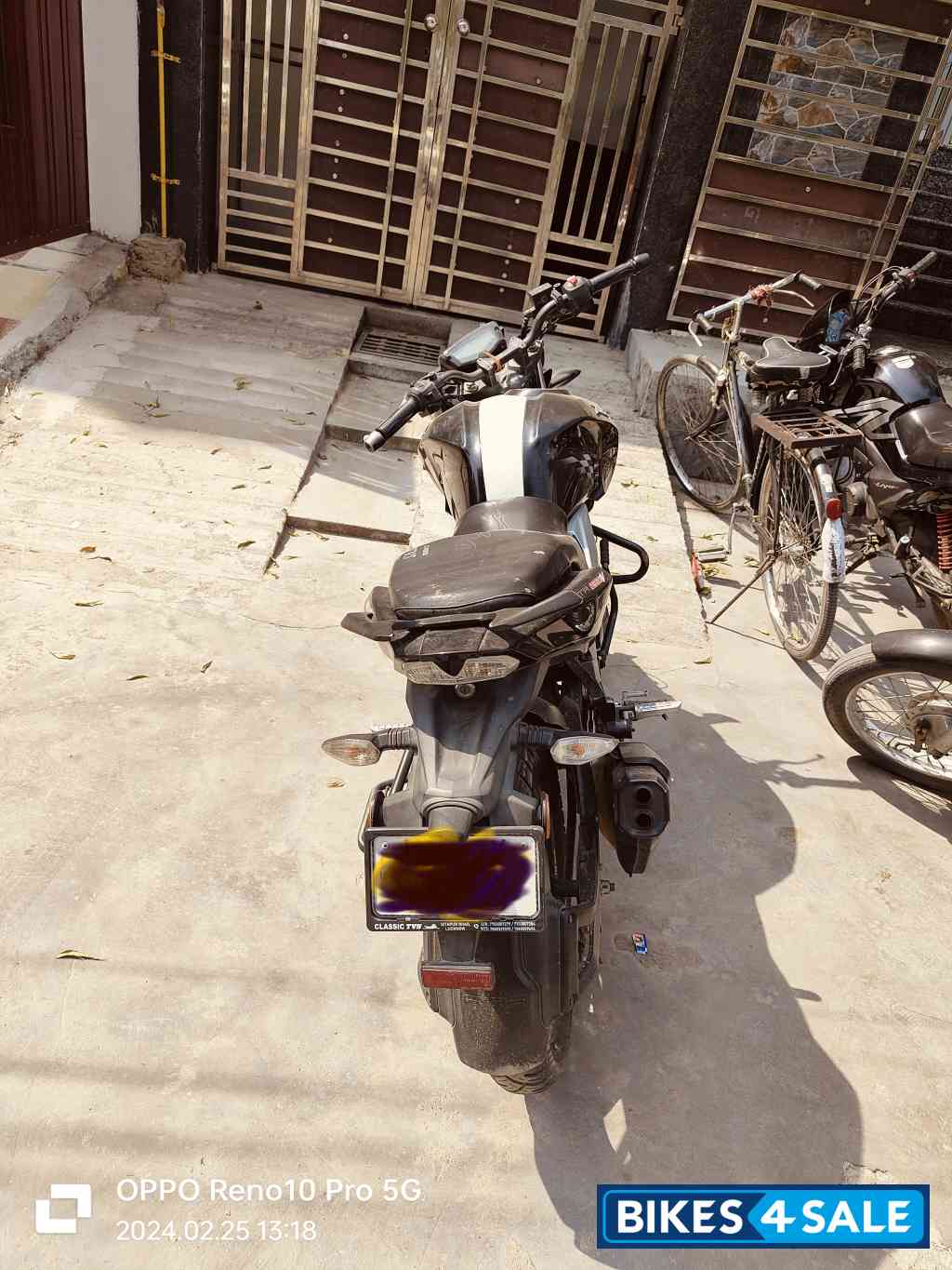 TVS Apache RTR 160 4V