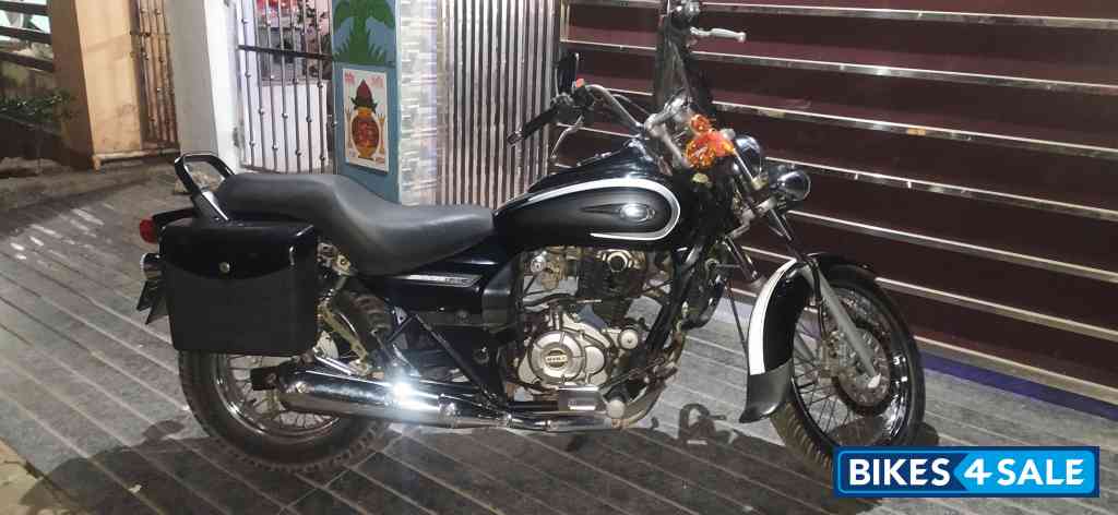Ebony Black Bajaj Avenger Cruise 220