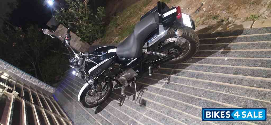 Ebony Black Bajaj Avenger Cruise 220