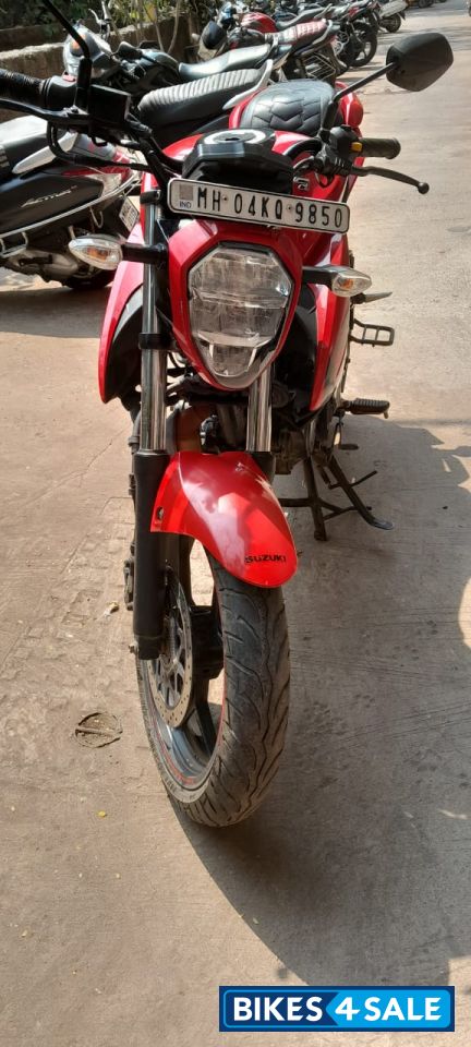 Red Suzuki Gixxer BS6