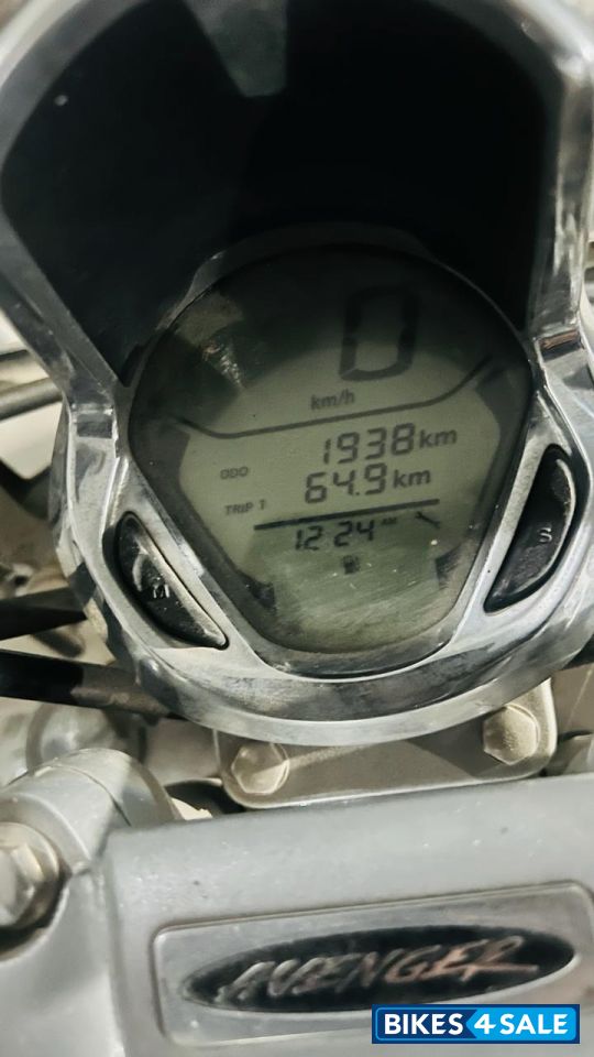 Silver Bajaj Avenger Cruise 220 BS6