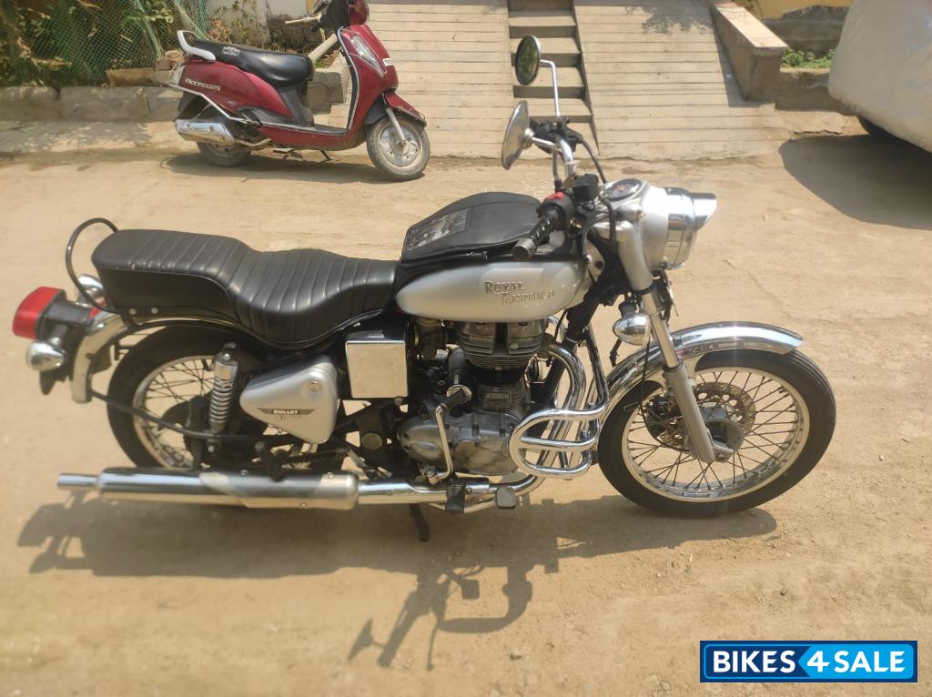 Silver Royal Enfield Bullet Electra