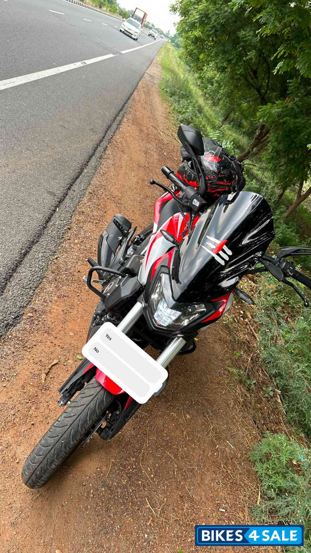 Red Bajaj Dominar 250
