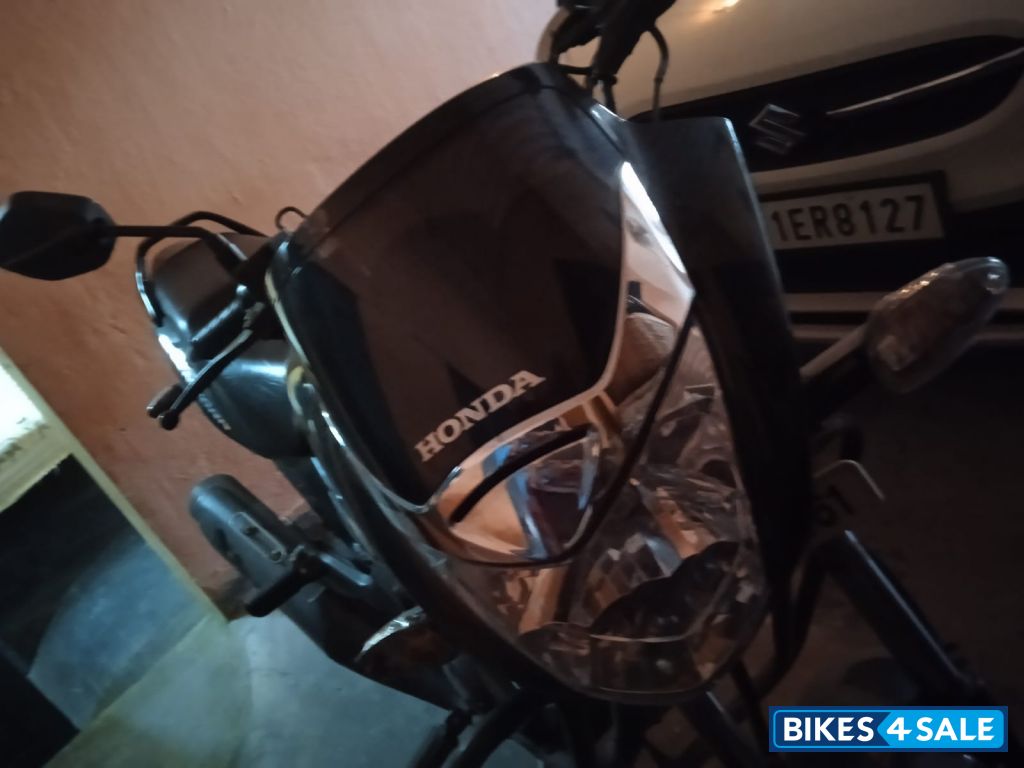 Black Honda CB Unicorn