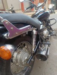 Black Bajaj Avenger Cruise 220 BS6