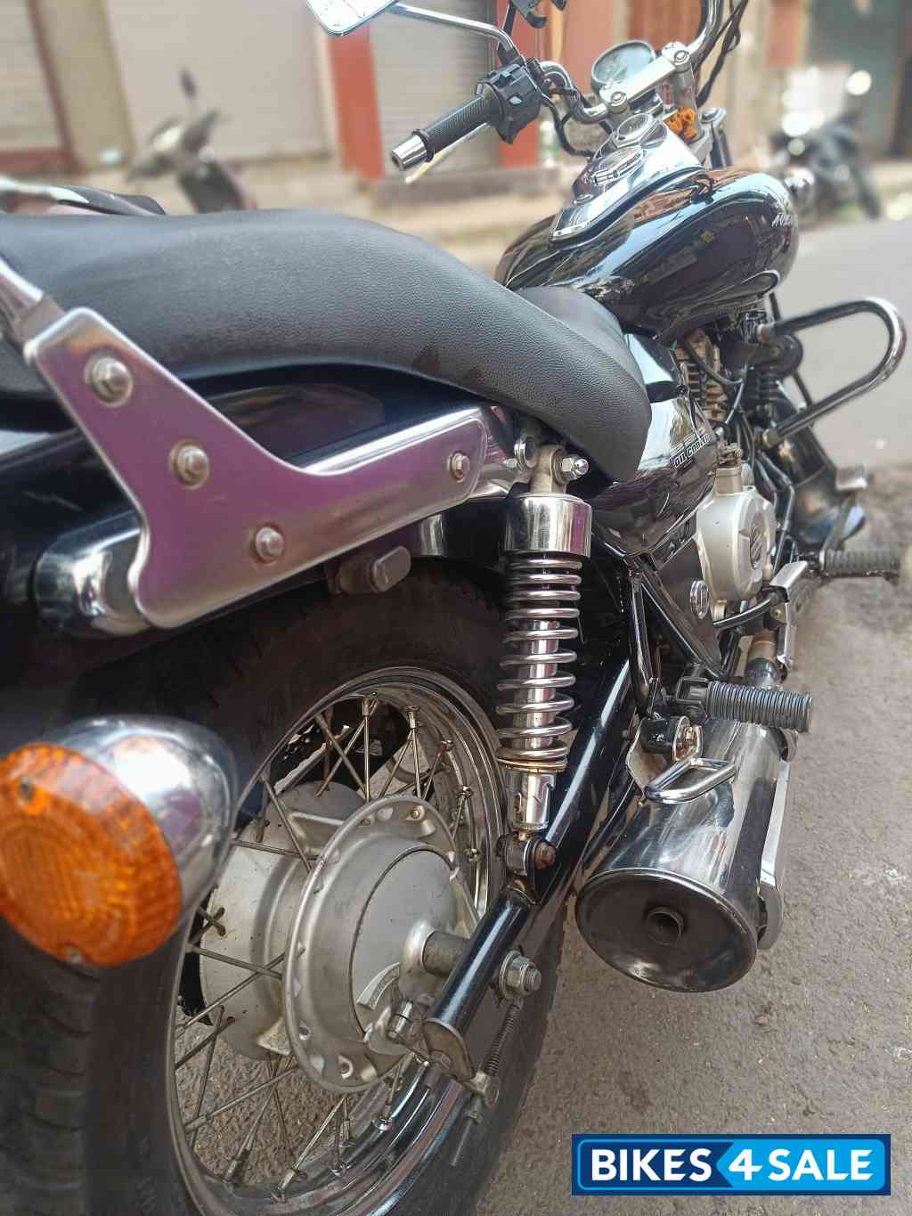 Black Bajaj Avenger Cruise 220 BS6