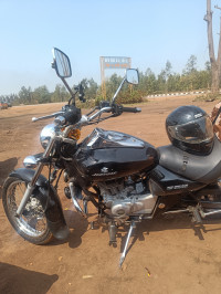 Black Bajaj Avenger Cruise 220 BS6