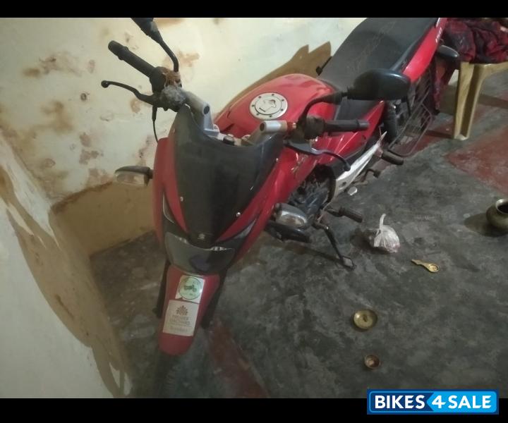 Red Bajaj Pulsar 150