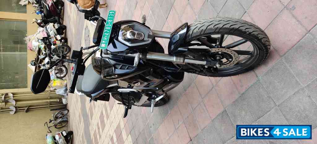 Revolt RV 400 Revolt RV 400