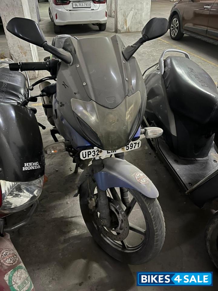 Blue Bajaj Pulsar 220F